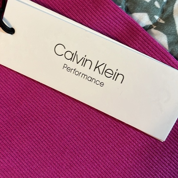 Calvin Klein Performance Ribbed Shorts - Picture 5 of 9